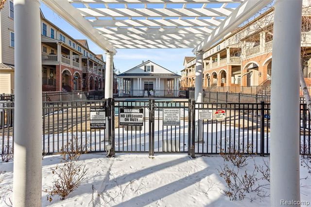 208 Amys Walk, Auburn Hills, MI 48326