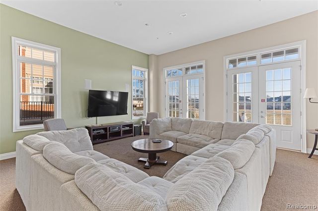 208 Amys Walk, Auburn Hills, MI 48326