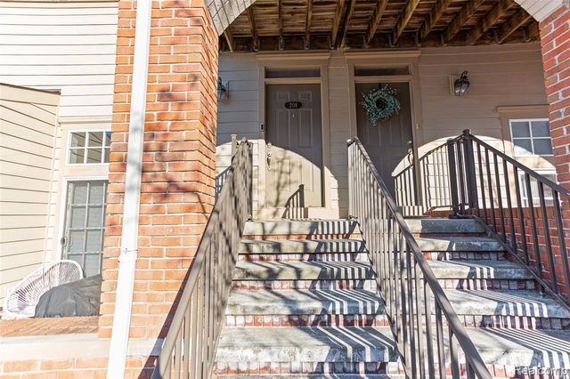 208 Amys Walk, Auburn Hills, MI 48326