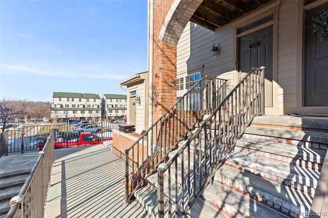 208 Amys Walk, Auburn Hills, MI 48326