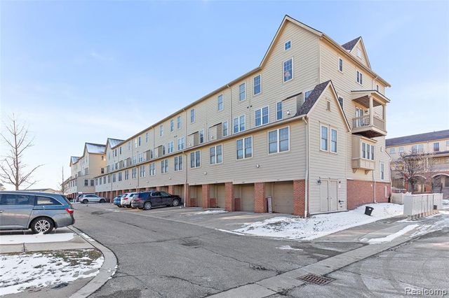 208 Amys Walk, Auburn Hills, MI 48326