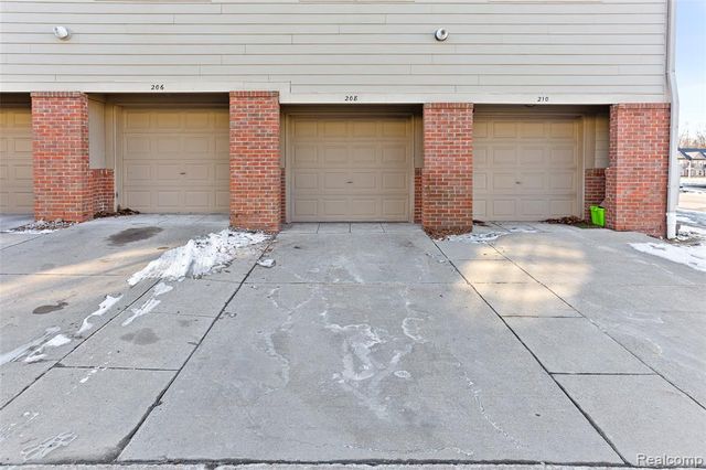 208 Amys Walk, Auburn Hills, MI 48326