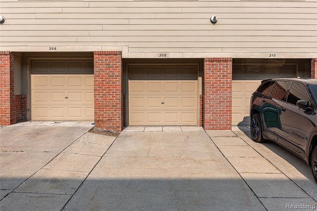 208 Amys Walk, Auburn Hills, MI 48326