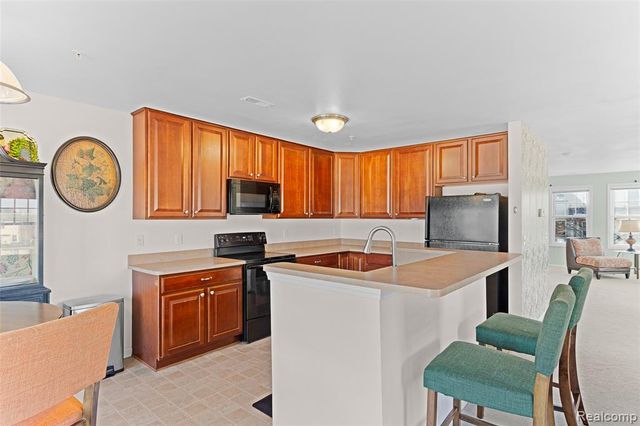 208 Amys Walk, Auburn Hills, MI 48326