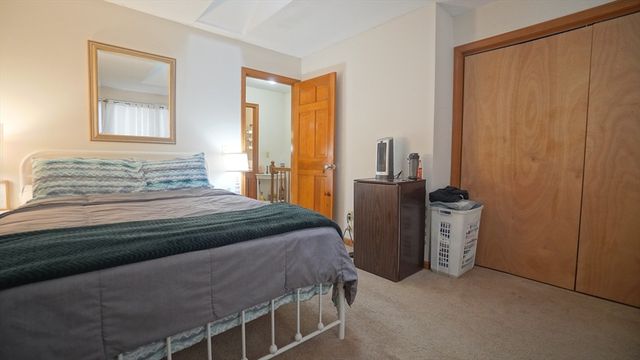 120 Lamplighter Ln C, Springfield, MA 01119