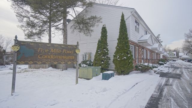 120 Lamplighter Ln C, Springfield, MA 01119