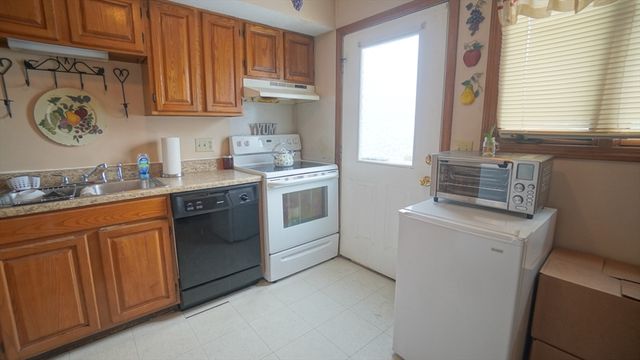 120 Lamplighter Ln C, Springfield, MA 01119