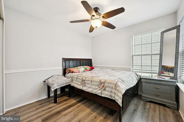 6 BERKELY DR, Burlington, NJ 08016