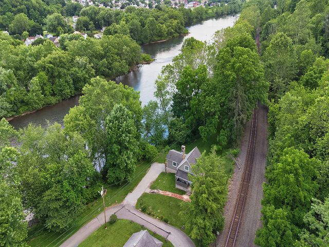 2 Ferry Street, East Vandergrift, PA 15629