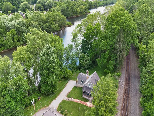 2 Ferry Street, East Vandergrift, PA 15629