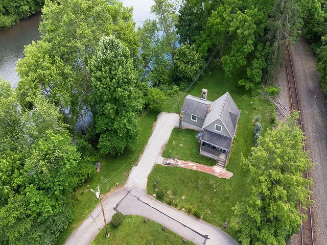 2 Ferry Street, East Vandergrift, PA 15629