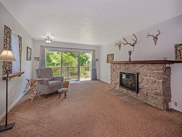 2 Ferry Street, East Vandergrift, PA 15629