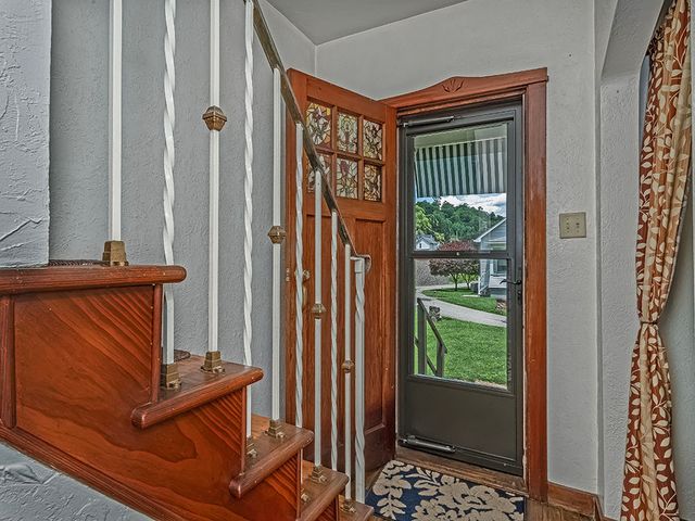 2 Ferry Street, East Vandergrift, PA 15629