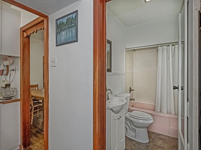 2 Ferry Street, East Vandergrift, PA 15629