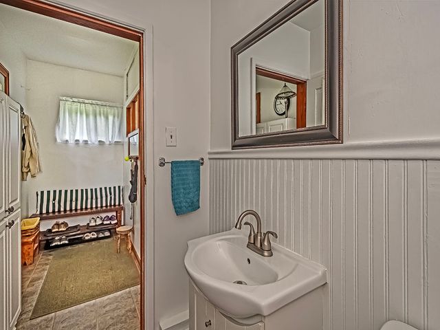 2 Ferry Street, East Vandergrift, PA 15629