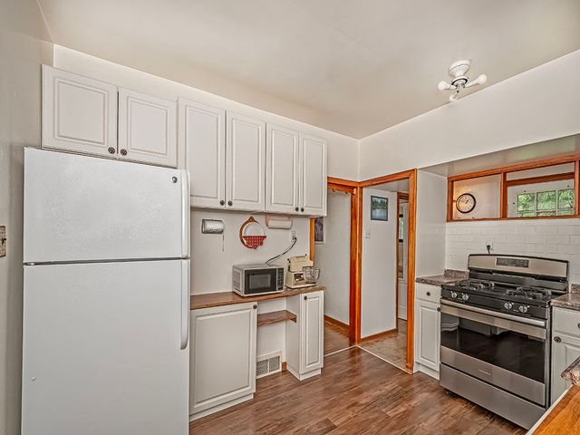 2 Ferry Street, East Vandergrift, PA 15629