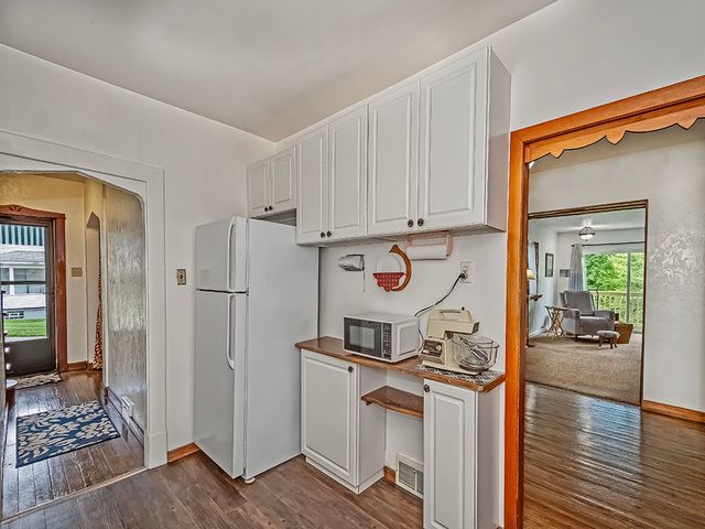 2 Ferry Street, East Vandergrift, PA 15629