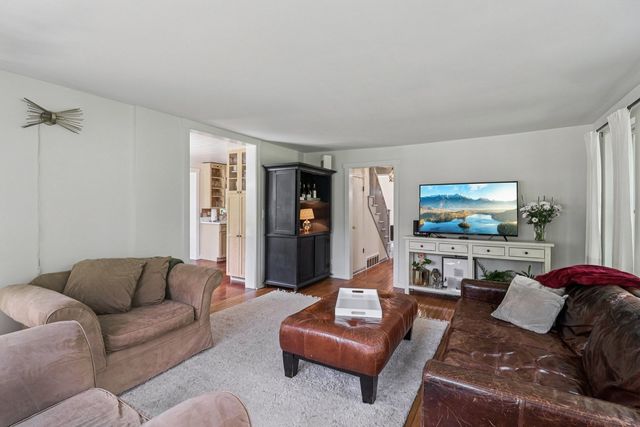 26225 W Merton Road, Barrington, IL 60010
