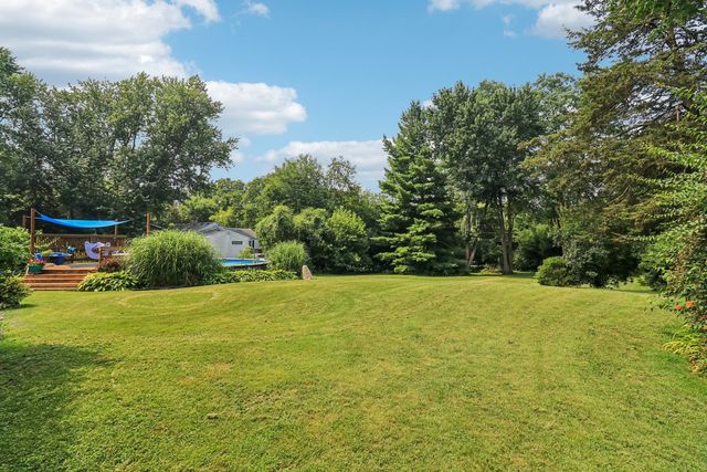 26225 W Merton Road, Barrington, IL 60010