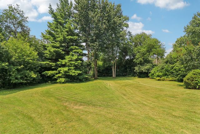 26225 W Merton Road, Barrington, IL 60010