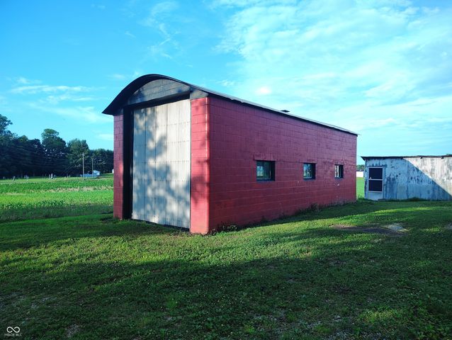 8955 N County Road 925 E, Seymour, IN 47274