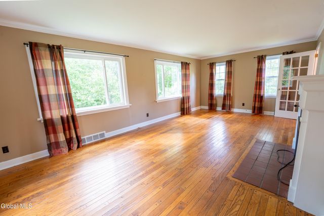 192 Steele Ave Extension, Johnstown, NY 12078