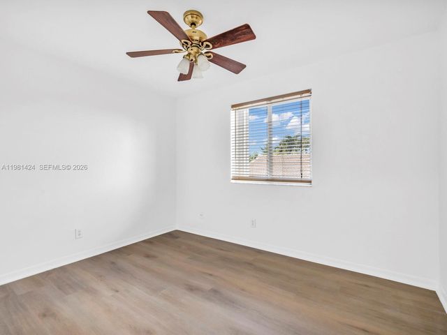 1663 E Harmony Lake Cir ., Davie, FL 33324