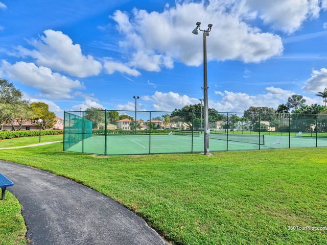 1663 E Harmony Lake Cir ., Davie, FL 33324