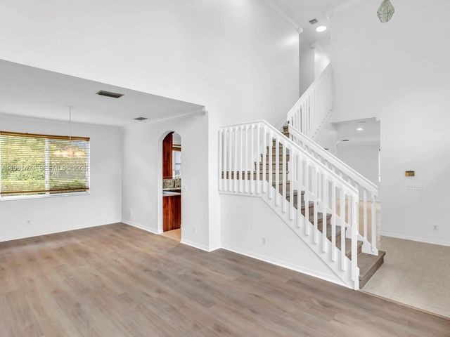 1663 E Harmony Lake Cir ., Davie, FL 33324