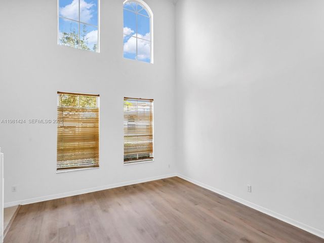 1663 E Harmony Lake Cir ., Davie, FL 33324