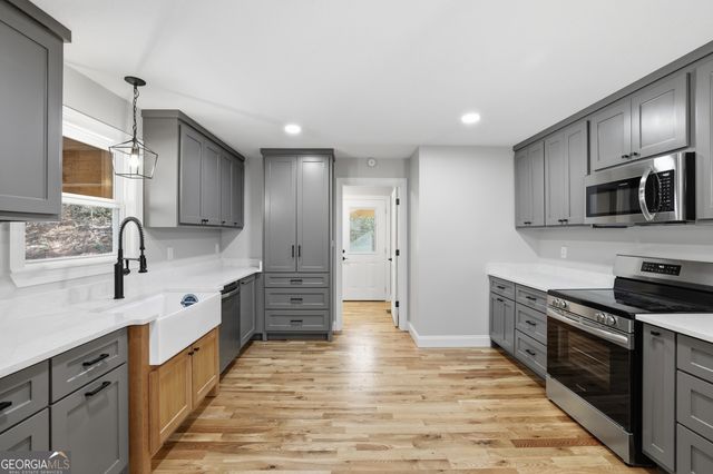 275 Merrydale Lane, Clayton, GA 30525