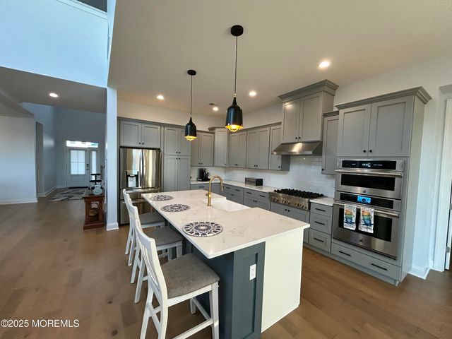 6 Scarlett Terrace, Manalapan, NJ 07726