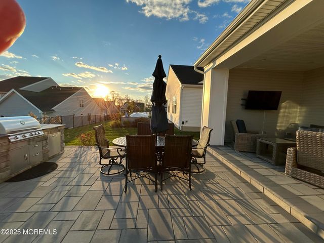 6 Scarlett Terrace, Manalapan, NJ 07726