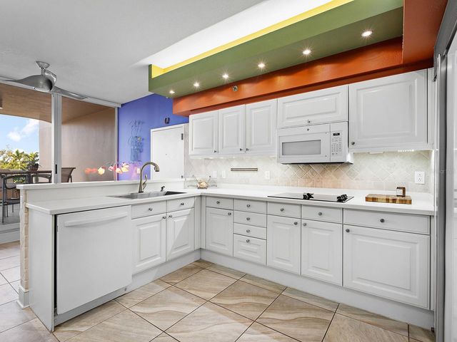 3040 GRAND BAY BOULEVARD 213, Longboat Key, FL 34228