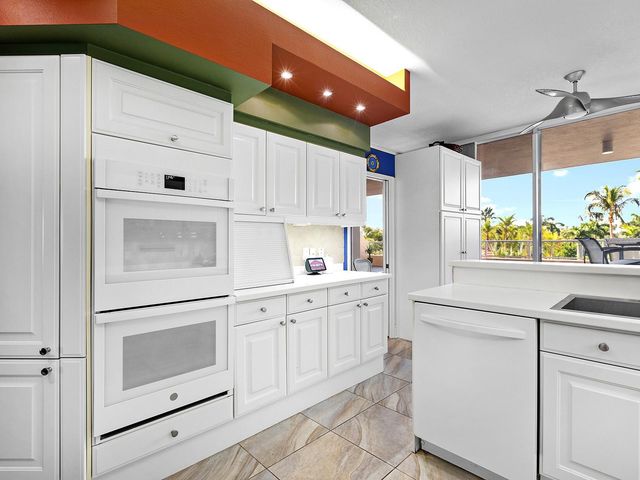 3040 GRAND BAY BOULEVARD 213, Longboat Key, FL 34228