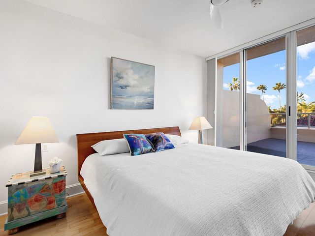 3040 GRAND BAY BOULEVARD 213, Longboat Key, FL 34228