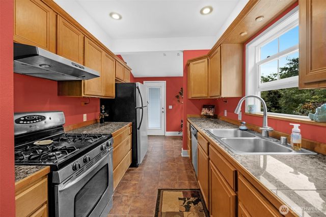 5615 S 2nd Avenue, Everett, WA 98203