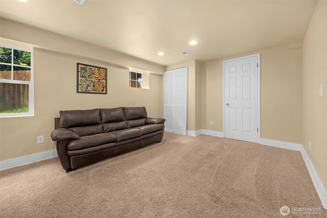 5615 S 2nd Avenue, Everett, WA 98203