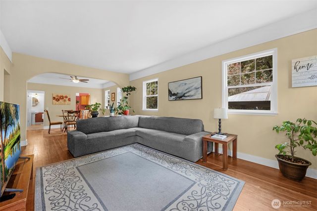 5615 S 2nd Avenue, Everett, WA 98203