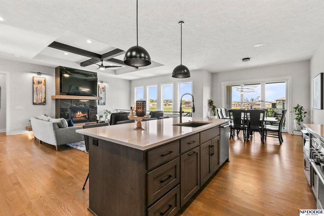 9859 S 98 Circle, Papillion, NE 68048