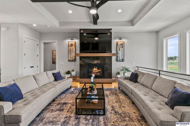 9859 S 98 Circle, Papillion, NE 68048