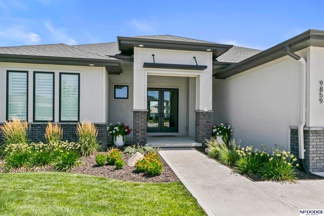 9859 S 98 Circle, Papillion, NE 68048