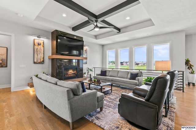 9859 S 98 Circle, Papillion, NE 68048