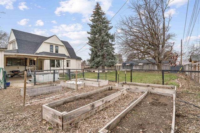 236 Elmore Ave, Nampa, ID 83651