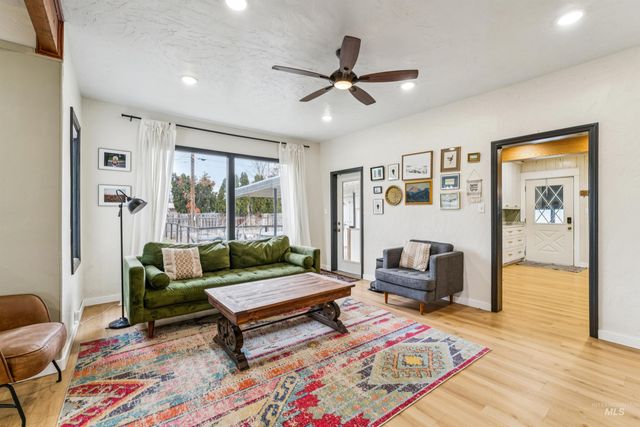 236 Elmore Ave, Nampa, ID 83651