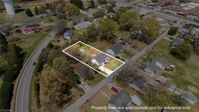 124 Filmore Street, Yadkinville, NC 27055