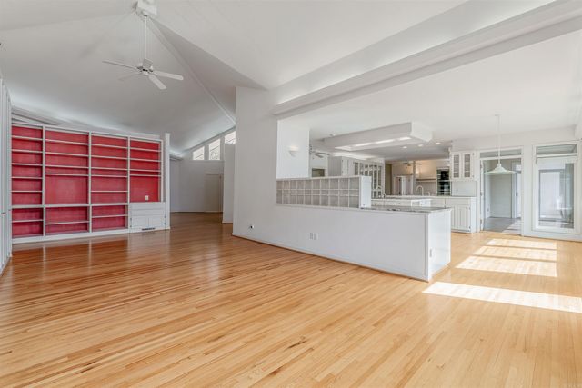 17 BREEZEWOOD Cove, Maumelle, AR 72113