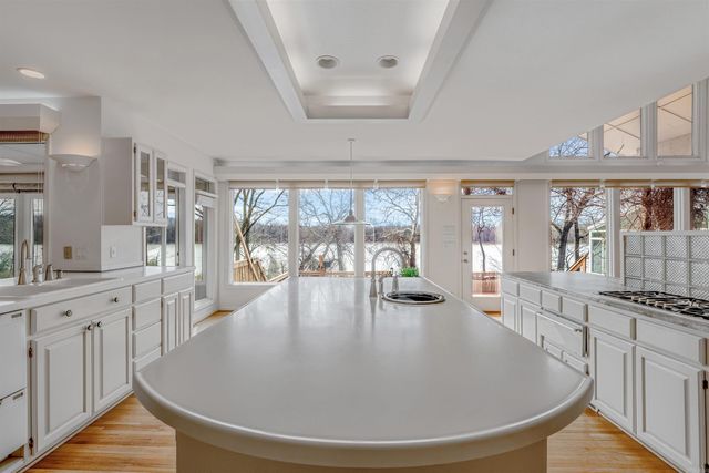 17 BREEZEWOOD Cove, Maumelle, AR 72113