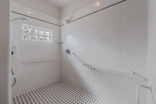 17 BREEZEWOOD Cove, Maumelle, AR 72113