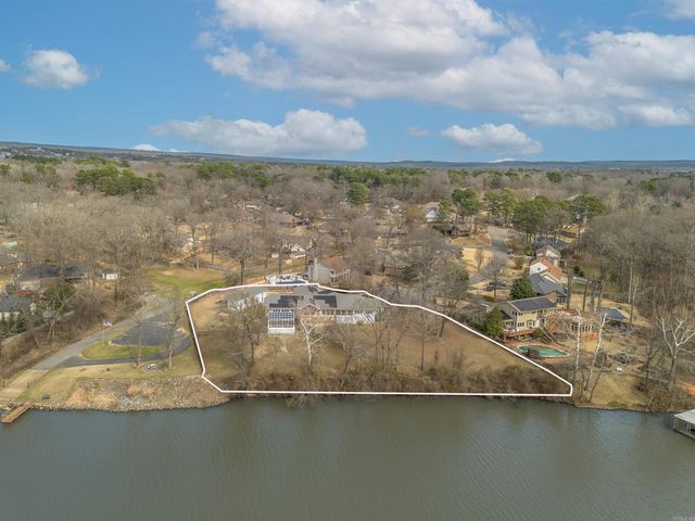 17 BREEZEWOOD Cove, Maumelle, AR 72113